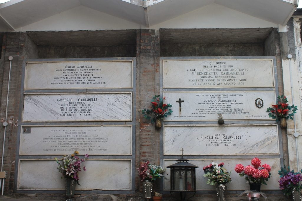 Antonio%20Cardarelli%27s%20Tomb%2C%20Civitanova%20del%20Sannio%20-01.JPG